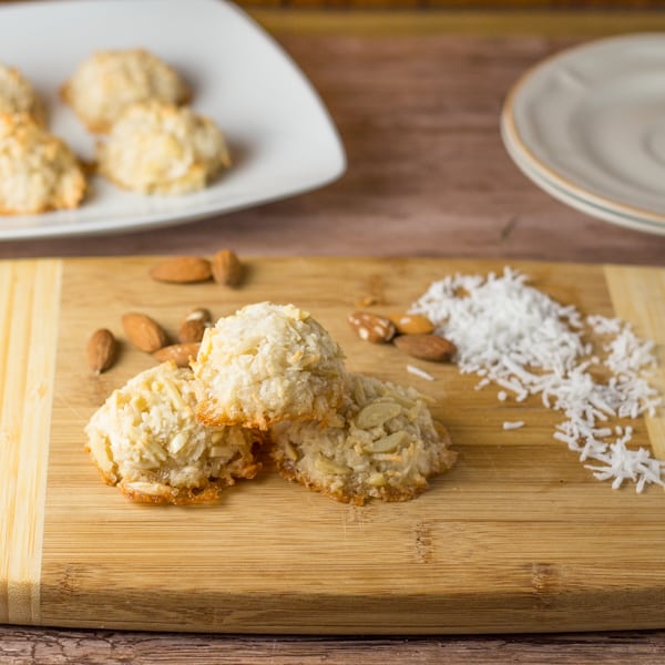 Delightful Coconut Almond Macaroons: A Sweet Treat for All Occasions