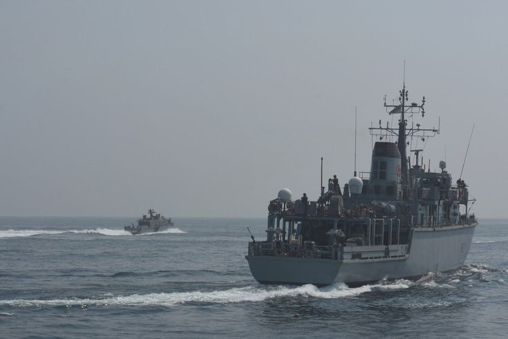 US Navy Warships Conduct Mine Clearance Operations in the Strait of Hormuz