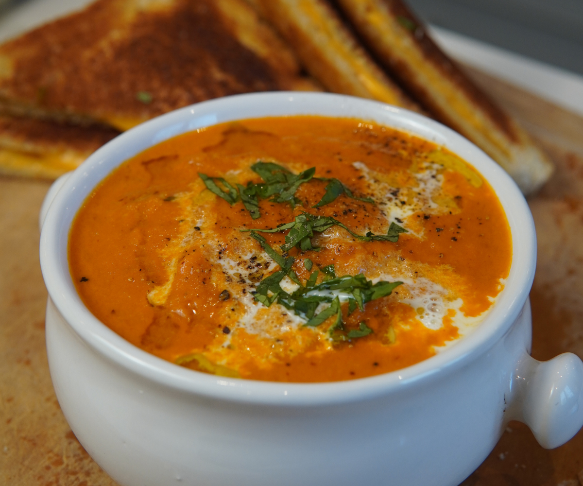 Easy Tomato and Stars Soup: A Quick Comfort for Chilly Days