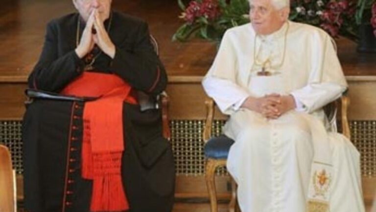 Pope Calls for Unity in Angola During Mass Attended by 100,000