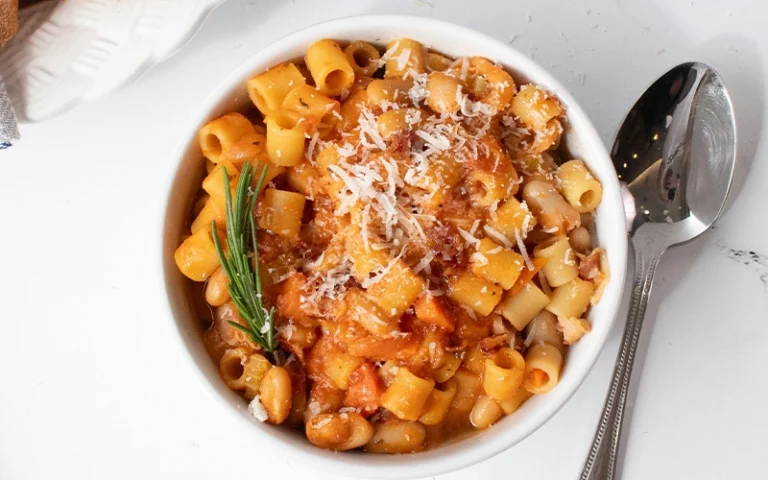 Quick Pasta e Fagioli: A Hearty Soup Recipe