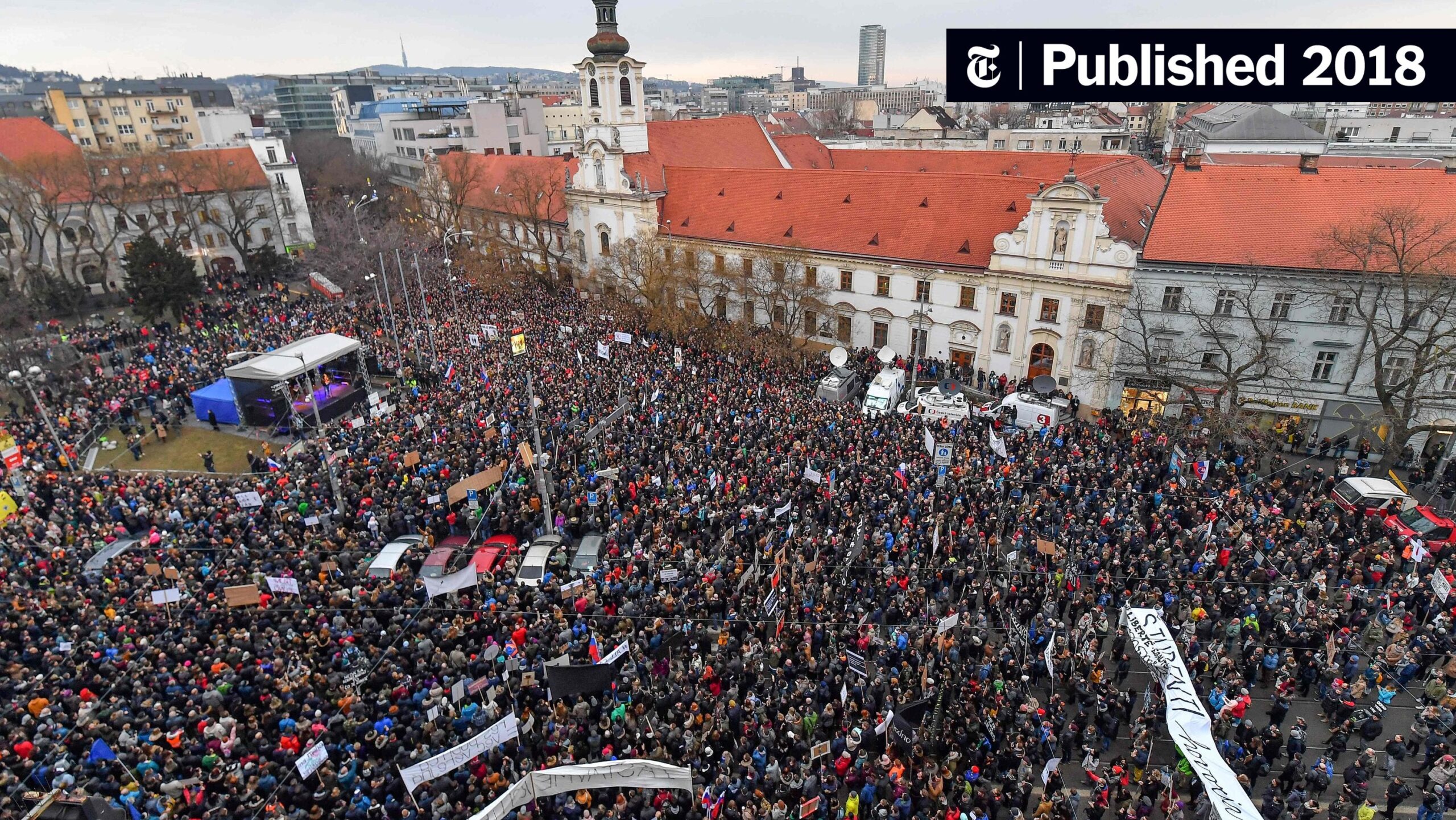 Slovak PM Advocates for Lifting EU Sanctions on Russian Energy Imports