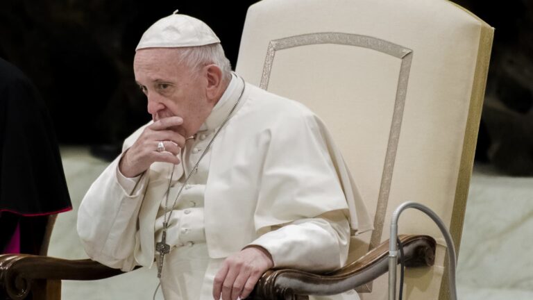 Pope Leo Urges Global Unity and Peace During Easter Vigil