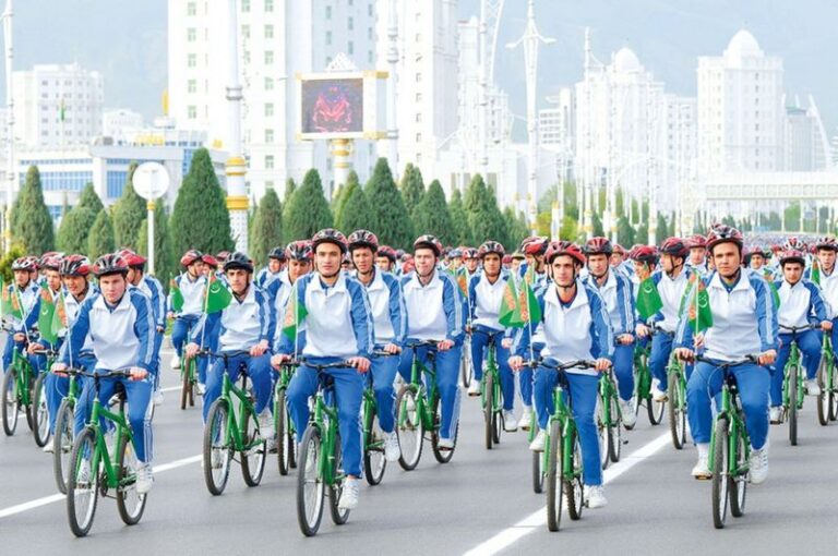 Turkmenistan Shows Signs of Gradual Openness Amid E-commerce Growth