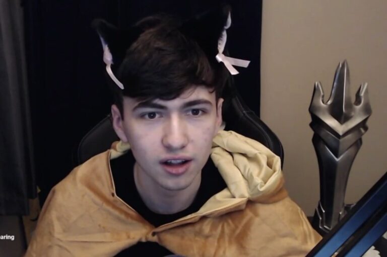 Turkish Riot Police Forcefully Evict Ousted Leaders from Opposition Headquarters
