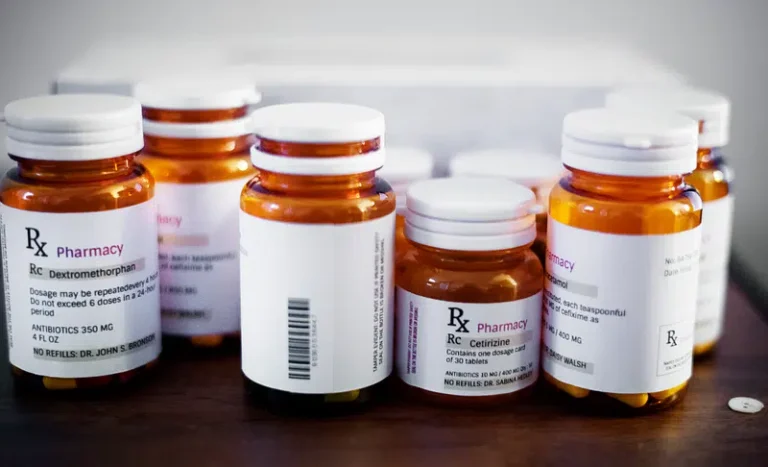 How GLP-1 Medications Like Ozempic Can Help Reduce Food Cravings for Weight Loss