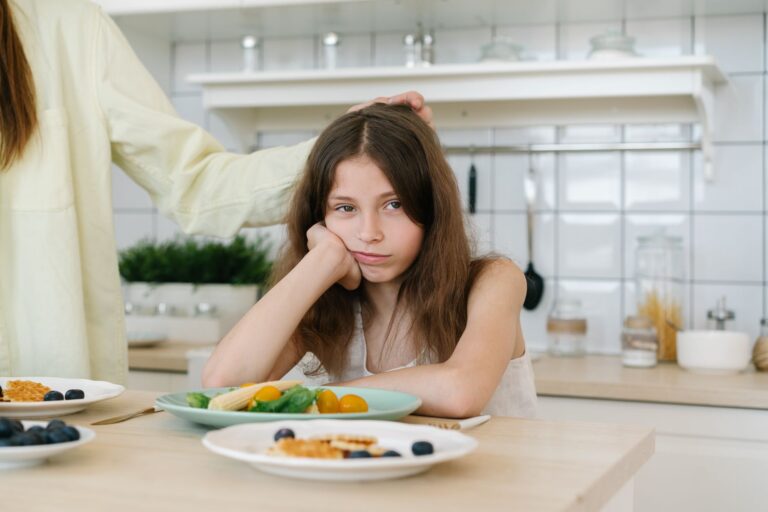 Navigating Picky Eaters: How to Handle Alternative Meals at Dinner Parties