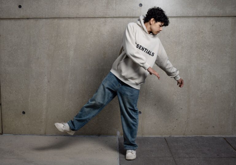 The Ultimate Summer Essential: Sun Hoodies You Need to Embrace