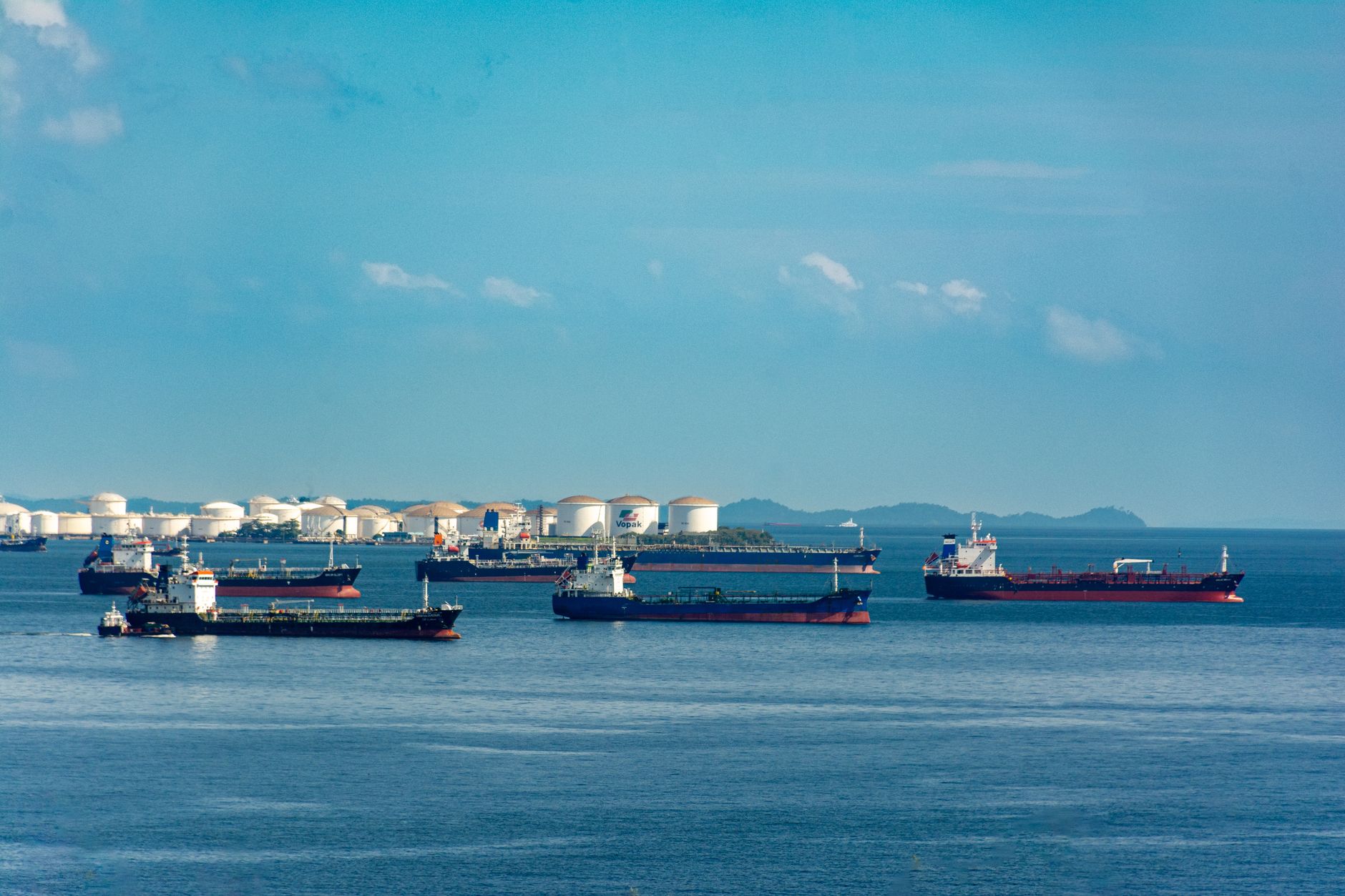 Damaged Qatari LNG Tanker Awaits Salvage Operations Near Strait of Hormuz