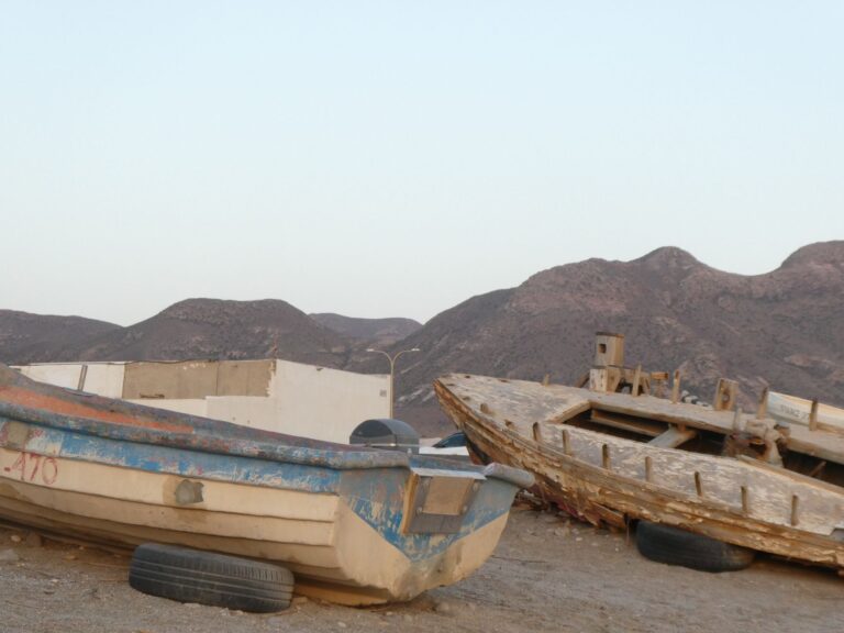 Hormuz Traffic Declines Amid Rising Tensions Between US and Iran