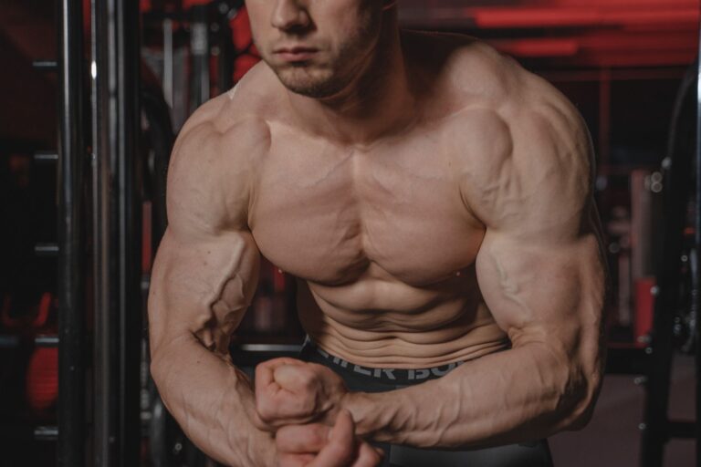 Strong Chest and Back Muscles Linked to Lower Heart Attack Risk