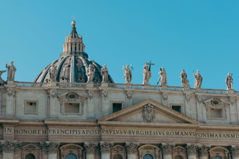 Pope to Advocate for Migrants on Mediterranean Island
