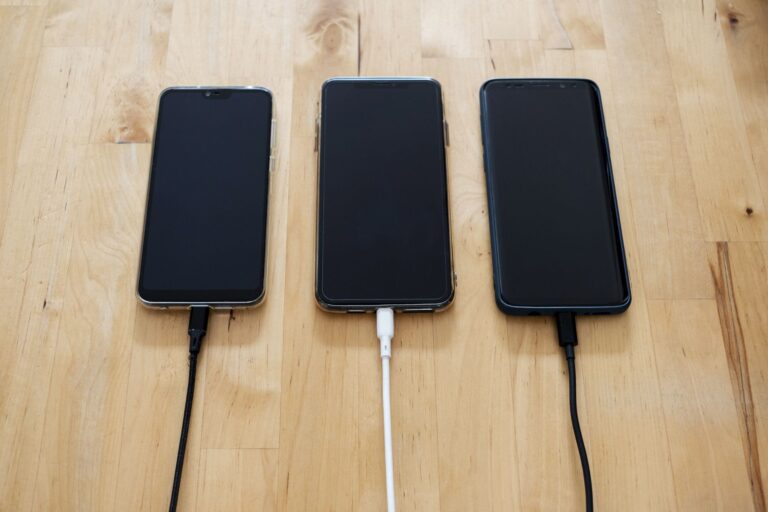 Discover the Top Three USB Phone Chargers for 2026: Anker, DeWalt, and More