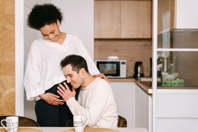Do People Have the Right to Touch Your Pregnant Belly?
