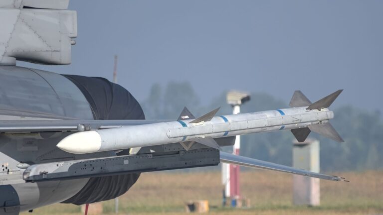 Houthis Launch Drone and Missile Attack on Saudi Military Base Amid Renewed Conflict