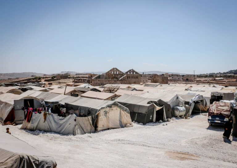Yemen Conflict Displaces Over 100,000 People, UN Reports