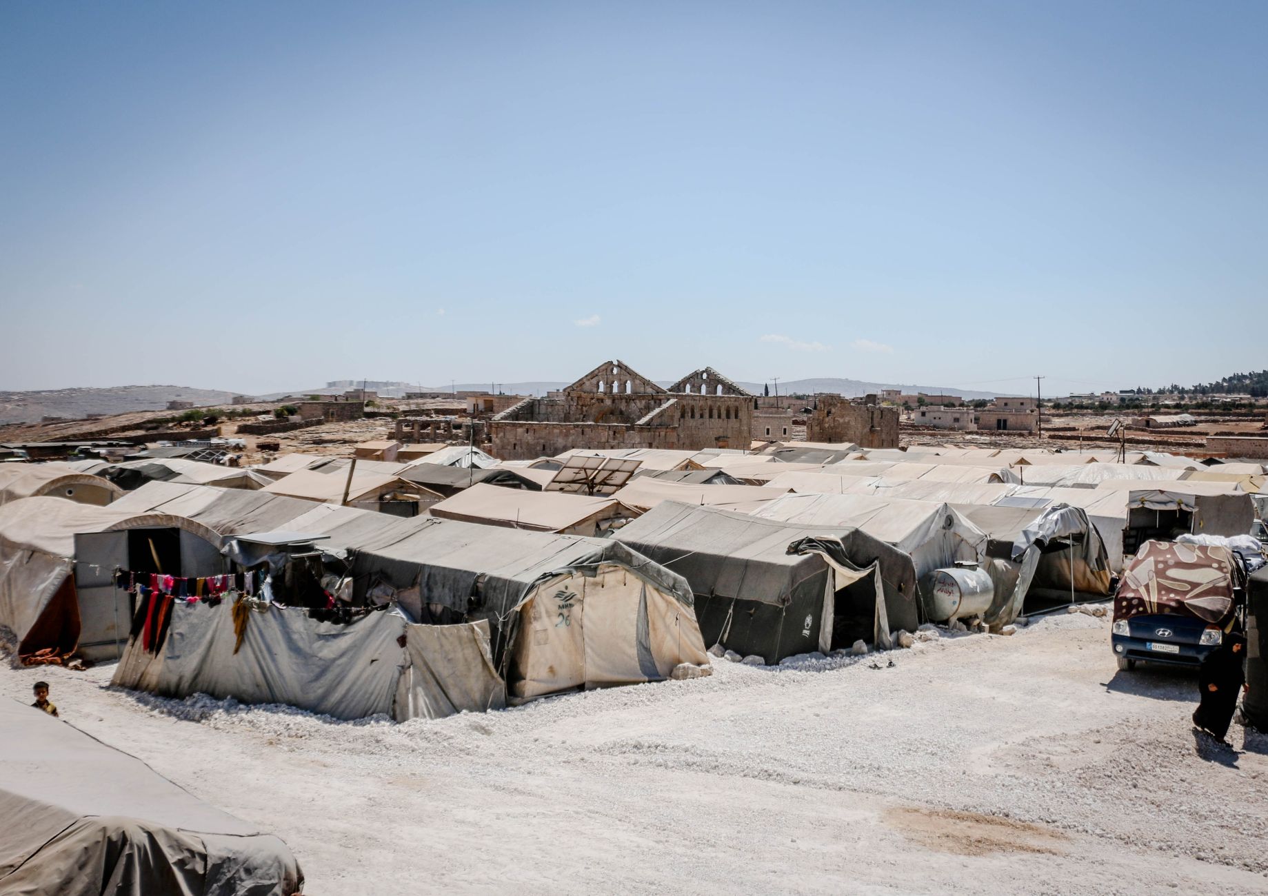 Yemen Conflict Displaces Over 100,000 People, UN Reports