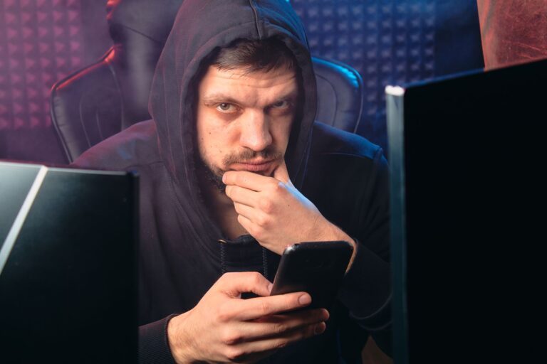 Google’s Undercover Analyst Infiltrates Notorious Supply Chain Hacking Group