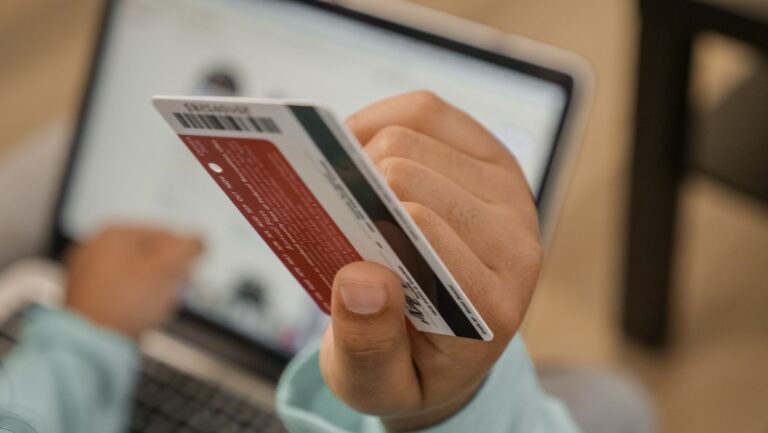 Old-School Credit Card Scams Are Far From Dead