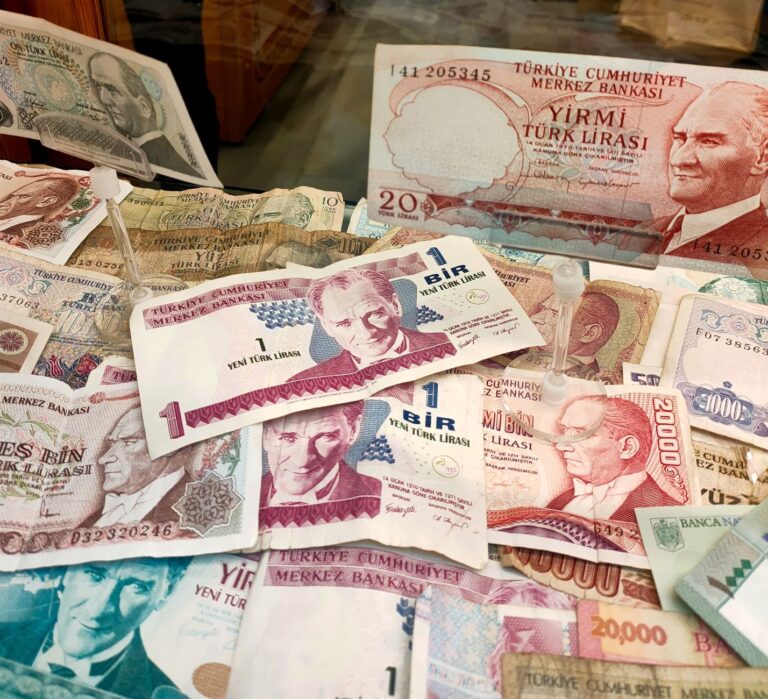 Turkey Freezes Ex-Minister’s Assets Amid Growing Fund Scandal