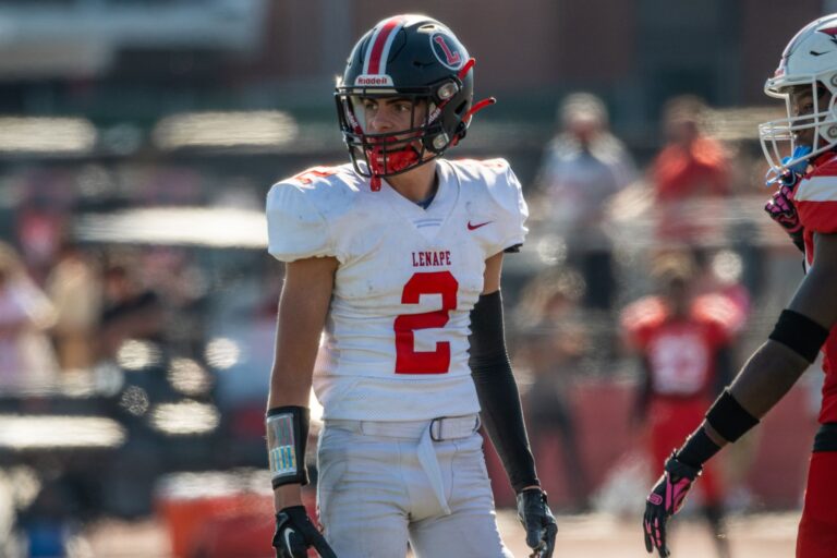 Freshman QB Steers Walsh Jesuit to Dominant Victory Over Ursuline