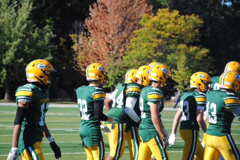 Garfield Heights Dominates Maple Heights with 32-0 Victory