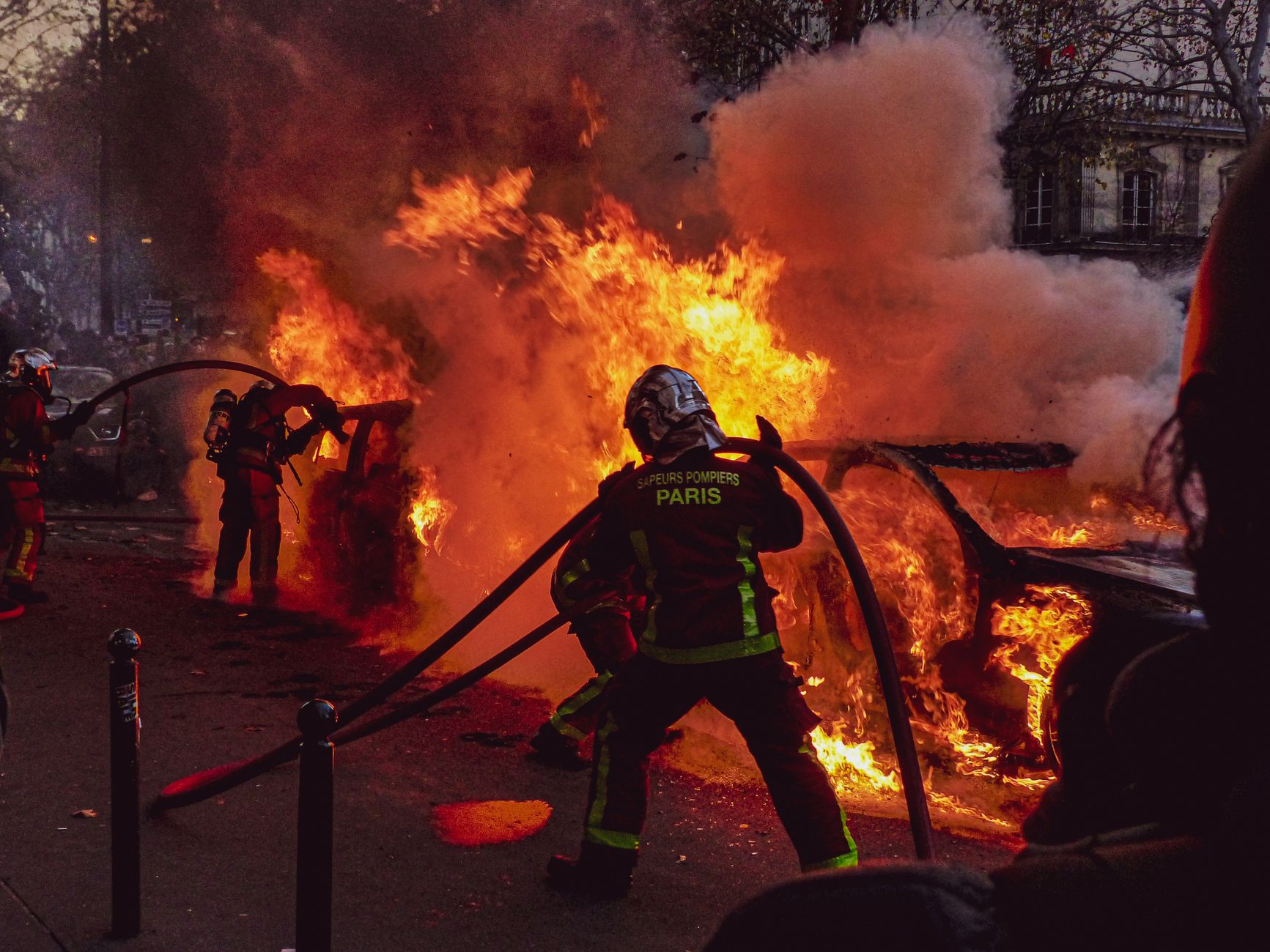 French Government Calls Emergency Meetings With Platforms Over Protests