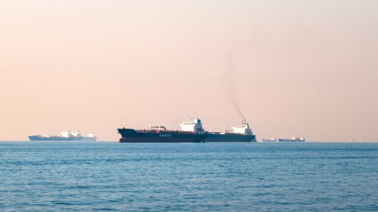 UAE Battles Tanker Oil Spill as War’s Environmental Toll Mounts