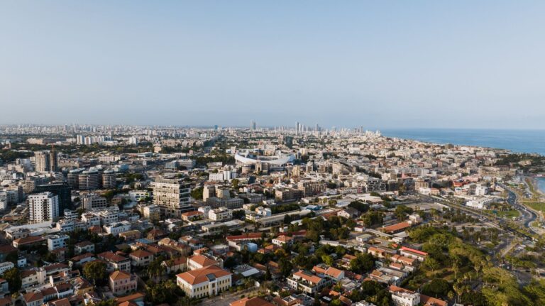Thousands Rally in Tel Aviv Against Netanyahu Ahead of Critical Election