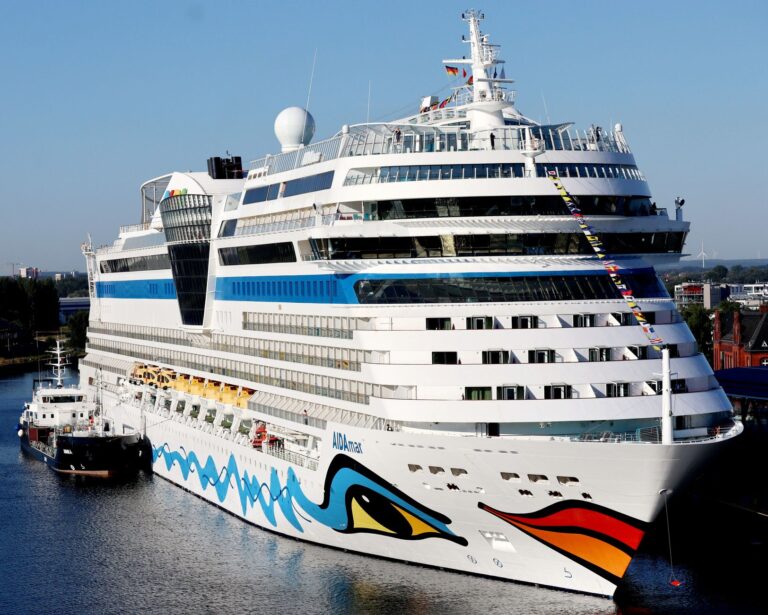 U.S. Cruise Line Halts Three-Year Global Expedition